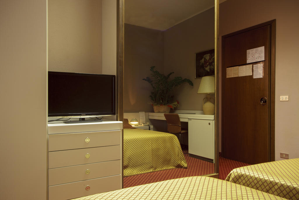 Hotel I Diamanti Garlasco Oda fotoğraf